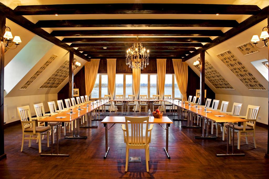 Jablon Lake Resort Піш Екстер'єр фото